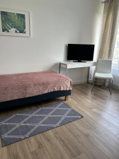 Modernes Einzelzimmer im polnischen Heim