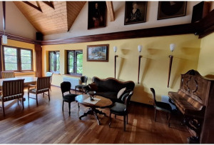 Rustikaler Pausenraum im polnischen Heim